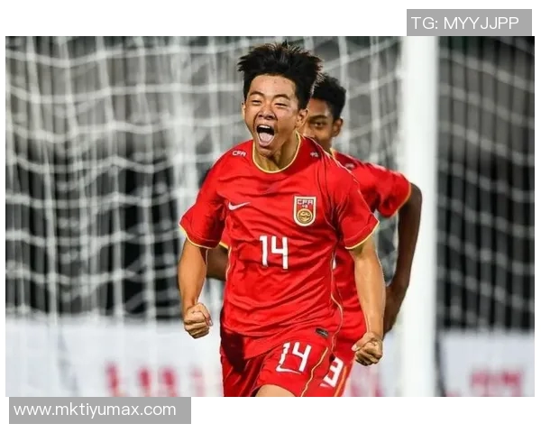 中国队确认参赛蒙太古杯邝兆镭身穿国足战袍亮相海报引期待