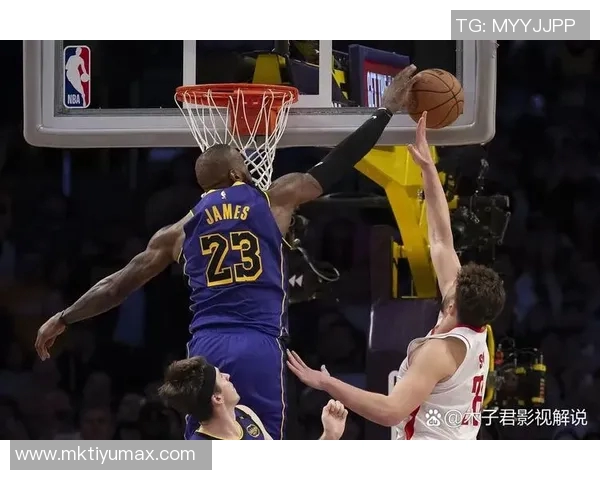 浓眉谈球队表现称进攻有所提升防守问题亟待解决不惧连败困扰