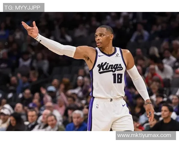 爱德华兹第三节火力全开独得17分威少助攻表现不俗贡献7分