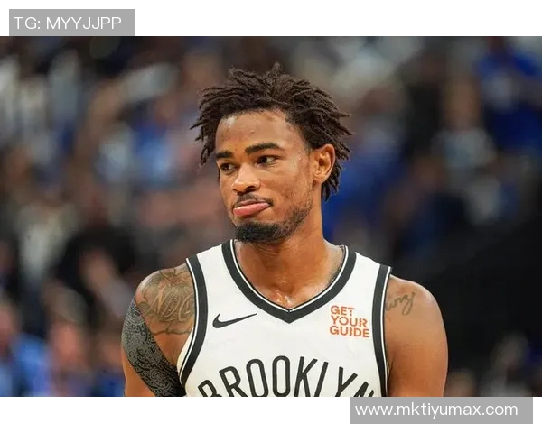 克拉克斯顿高效表现全队依赖他12投8中轻松砍下17分4篮板2助攻